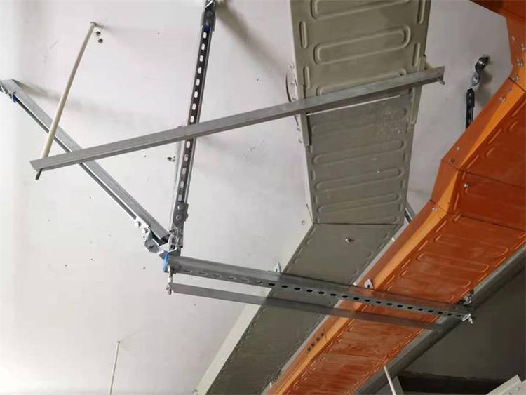 鋼結(jié)構(gòu)廠房抗震支架水電風組合支架電鍍鋅抗震支吊架熱鍍鋅抗震支架